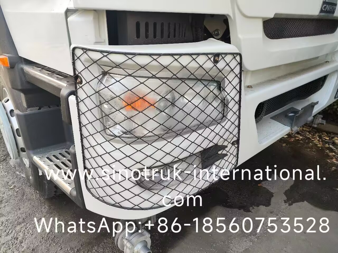 SINOTRUK HOWO Sprinkler Water Tank Truck 10-25CBM 6 X 4 Euro 2 400HP