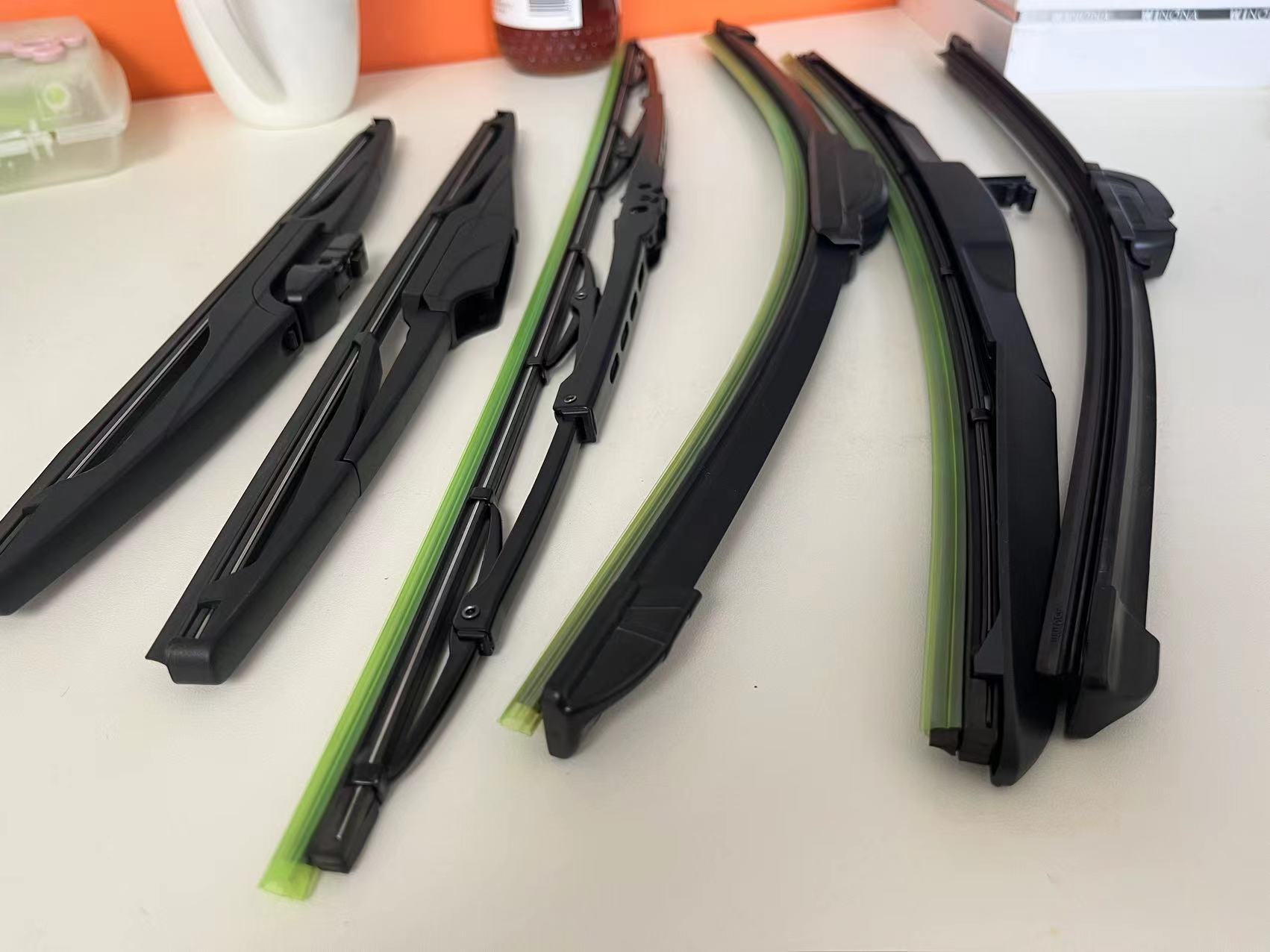 ABS Plastic Adaptor Universal Windshield Wiper for Cold and Warm Weather Reliability