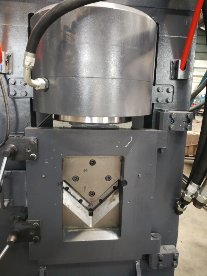 High Speed Cnc Angle Punching Machine, Angle Cutting Machine, CNC Angle Punching Line Model JNC2020G