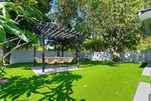 China 16800 Density Artificial Grass Carpet Rolls 12000 DTEX Landscaping Turf on sale