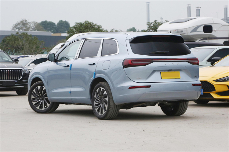 HUA-WEI AITO M7 M5 Second Hand Electric Hybrid Energy Vehicles with 195KM Pure Electric Range and 7.8s Acceleration Time