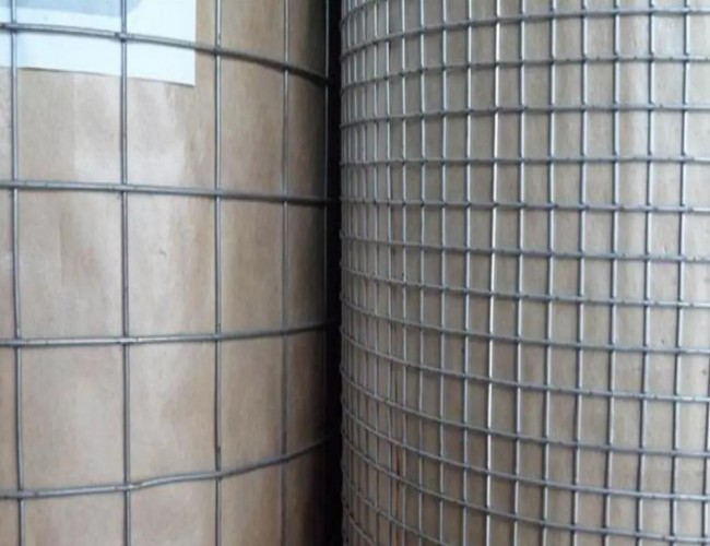 Silver Galvanized Steel Welded Mesh Rolls For Construction Work Abrasion Resistance