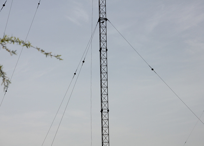 GSM Guyed Line Telecommunication Tower , ASTM A572 Grade 50 Lattice Steel Towers