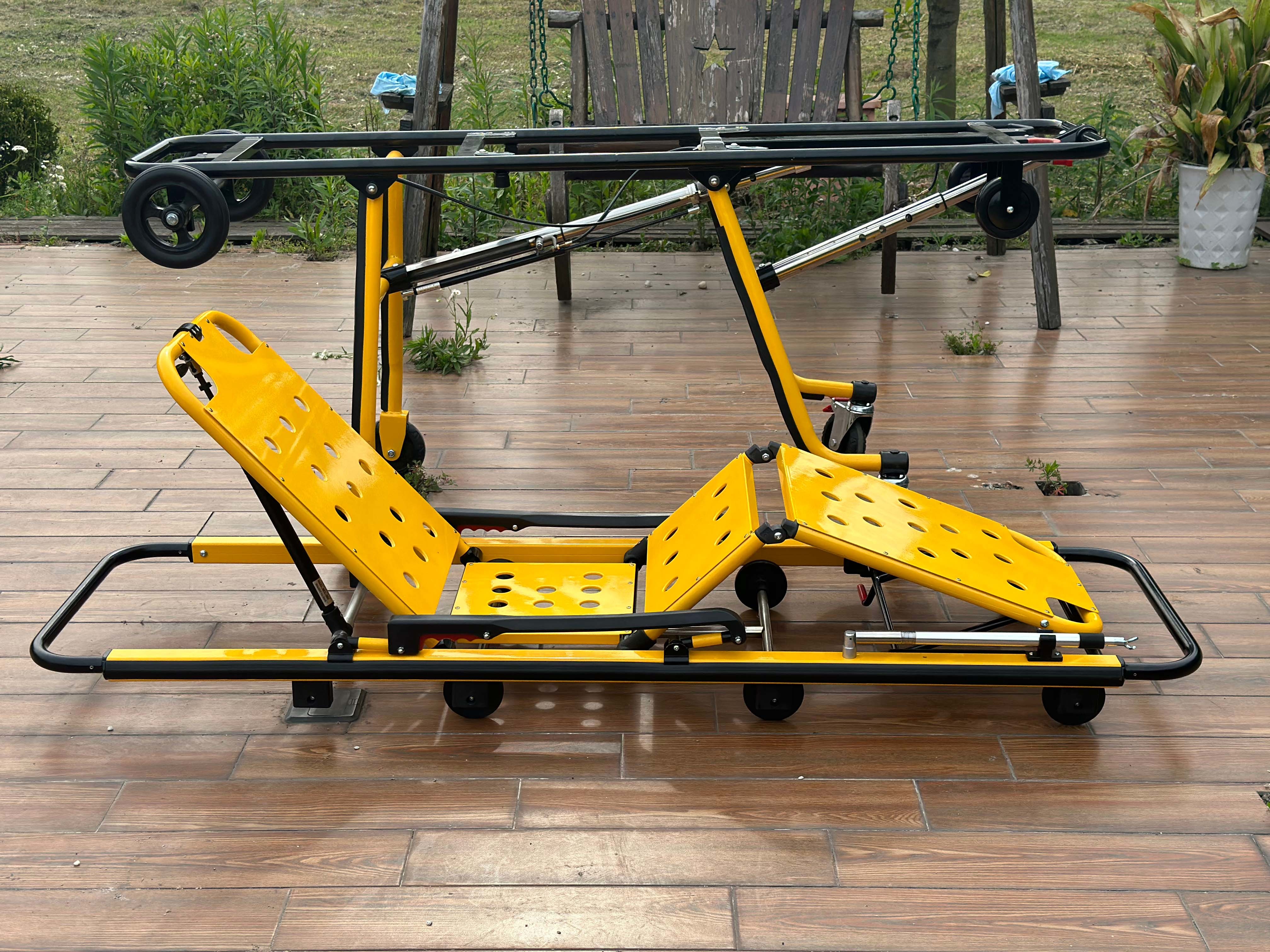 Thickened Aluminum Alloy Ambulance First Aid Stretcher With Folding Leg Mechanical Structure Height Adjustment Leg And Back Adjustment