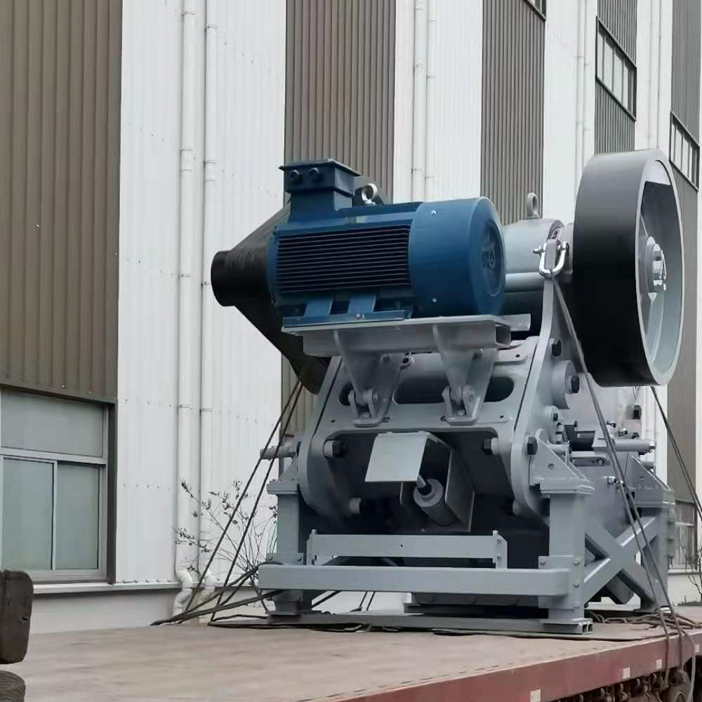 Hydraulic Casting PE Jaw Crusher 300mm Feeding Rock Jaw Crusher
