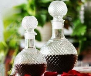 Quality Unique shaped red wine glass bottle made in china wholesale