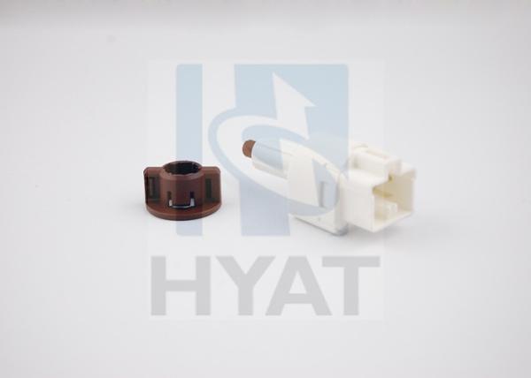 Plastic mechanical brake​ light switch OE71742588/4534 54/37740-73H10-000