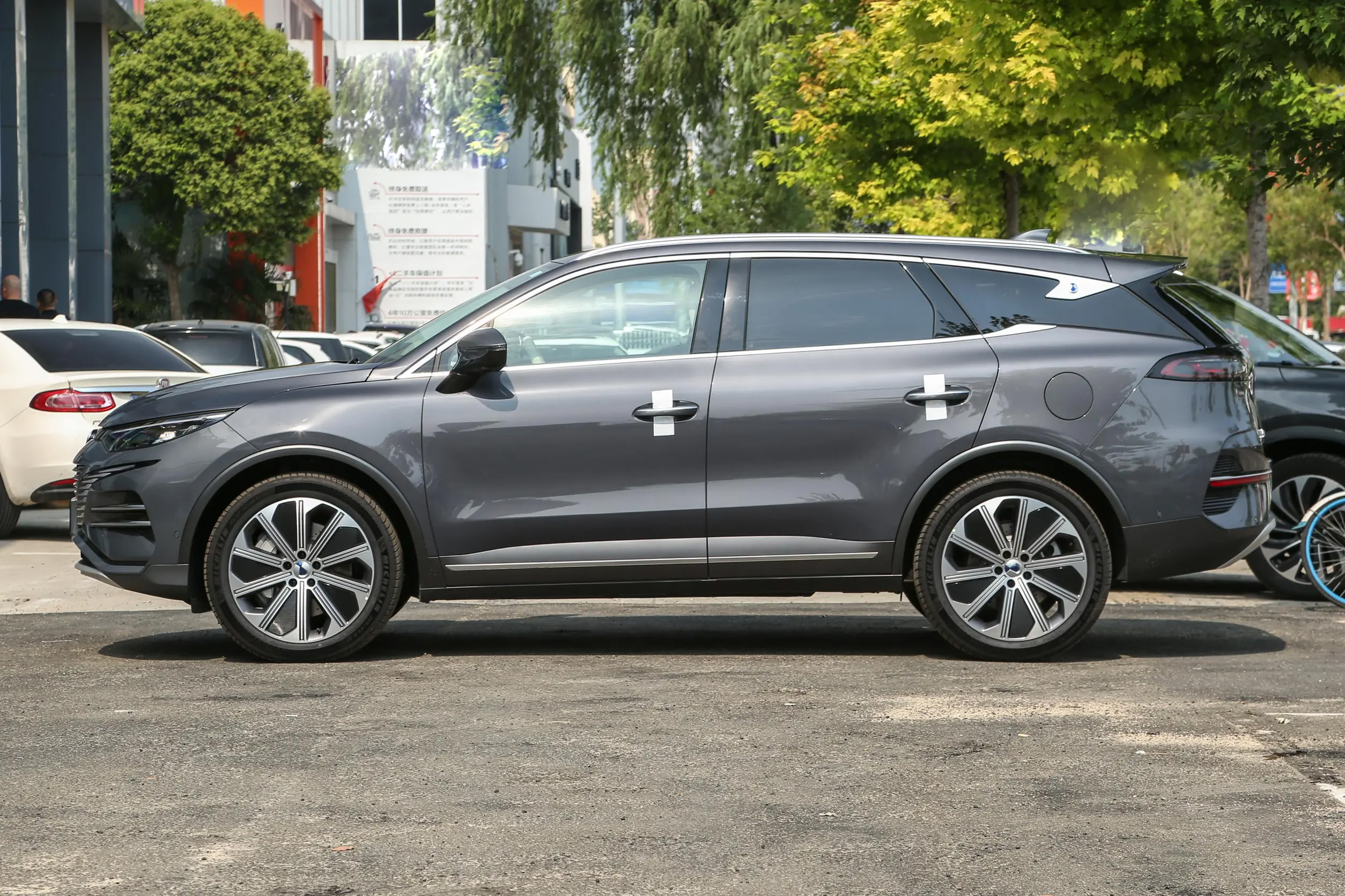 BYD Denza N8 2023 4WD flagship 6 seats 216km range Hybrid electric suv Fuel energy vehicles byd electric cars used