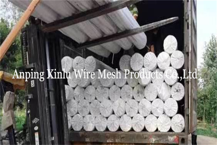 Non Clogging Johnson Wrapped Wire Welded Screen Pipes Continuous V Shaped Slot