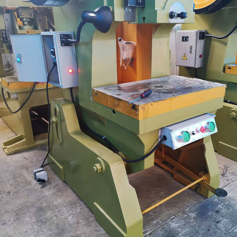 80T CNC Hydraulic Automatic Hole Punching Machine 5.5kw 4200kg