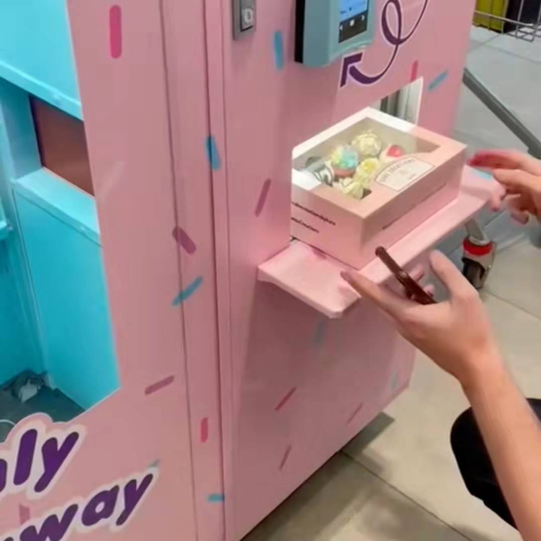 Fully Automatic Elevator Cake Vending Machine Cupcake Vending Machine Factory