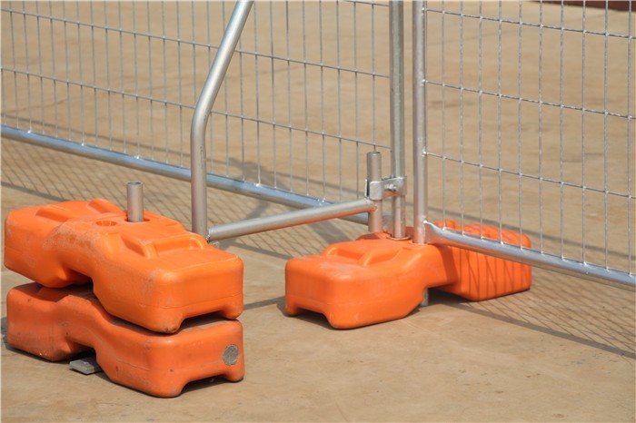 SYDNEY temporary fence panels 210cm height x 240cm width With orange RAL2009 color temp fence block free standing fence