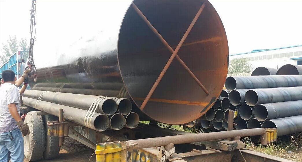 Round SSAW Steel Pipe Large Diameter 5-26mm Thickness For Oil And Gas