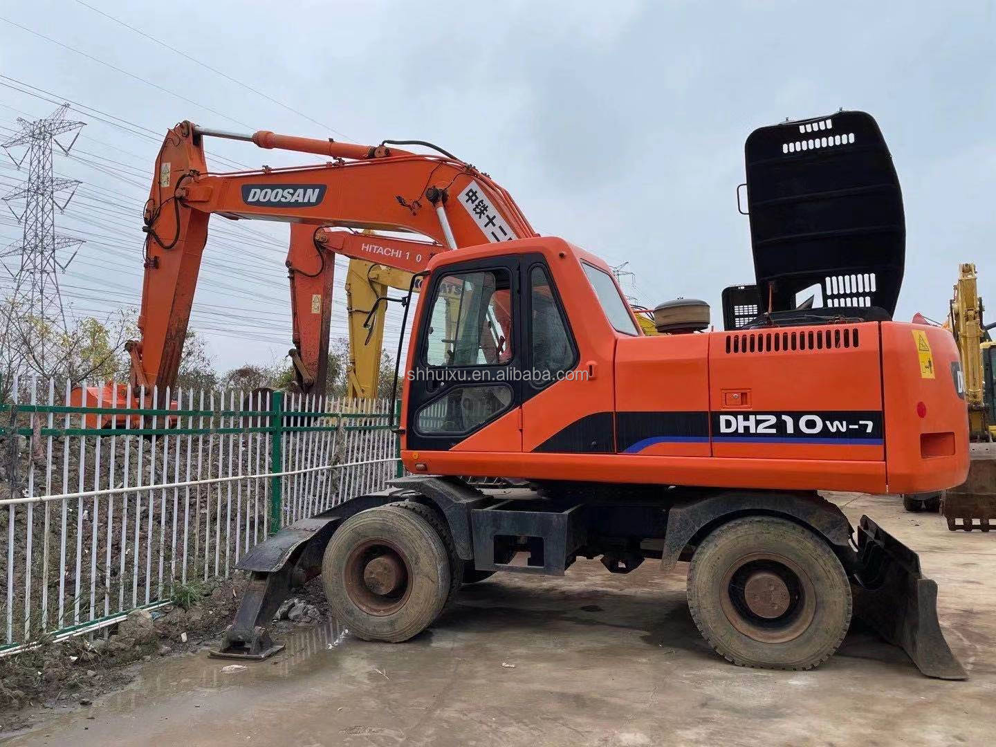 Second hand Quality DOOSAN 210W excavator with low price for sale/Used hydraulic crawler Doosan 210W digger excavator