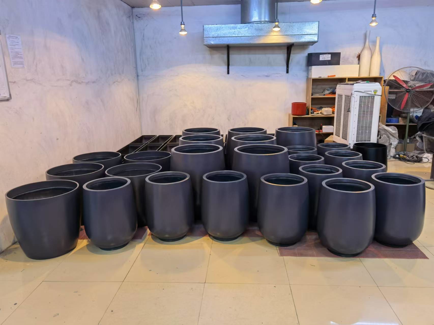 Round Shape Tall Large Fiberglass Flower Pots Customized Logo Printing Resin Fiberglass Plant Box