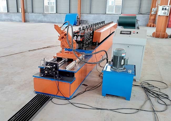 Steel U channel light steel keel roll forming machine with flying cutting system