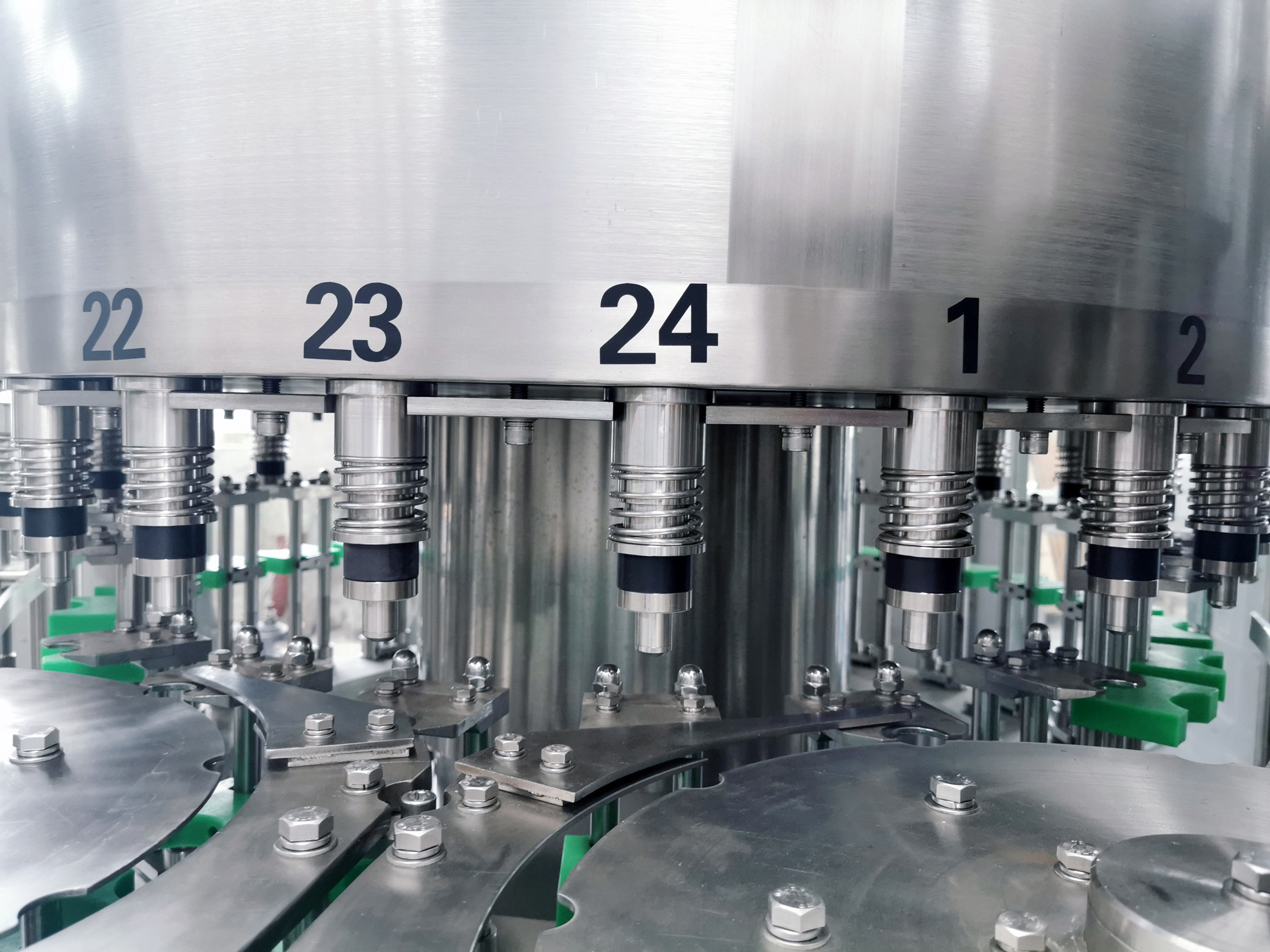 Sanitary SUS304 Flowing Liquid Mineral Water Packing Machine