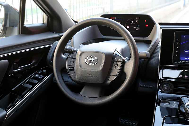 Energy Electric FWD SUV 2023 To-yota Bz4X with 7h Regular Charging and Ternary Lithium Battery