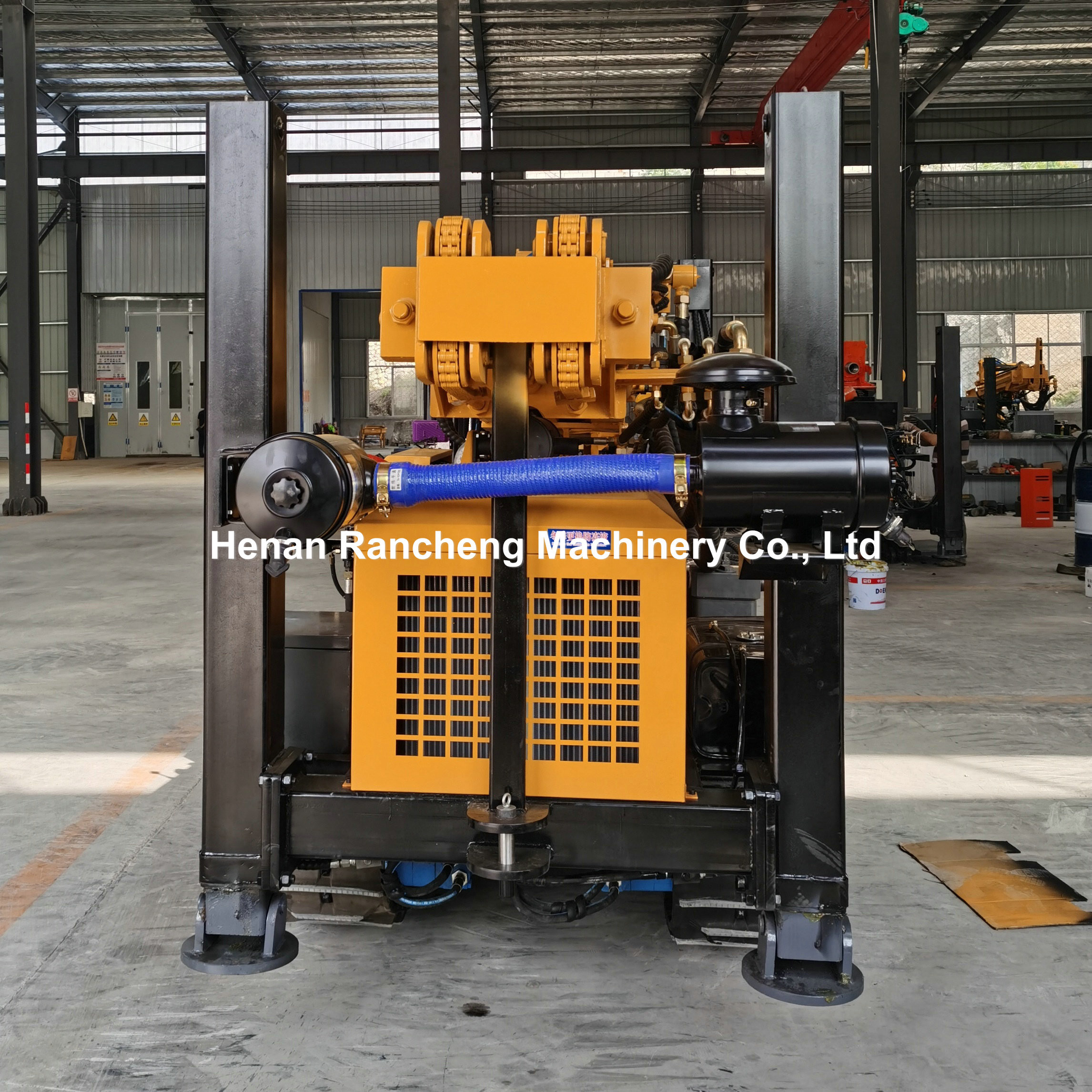 180m Depth Crawler Mounted Drill Rig Machine 55KW 90mm - 300mm Dia