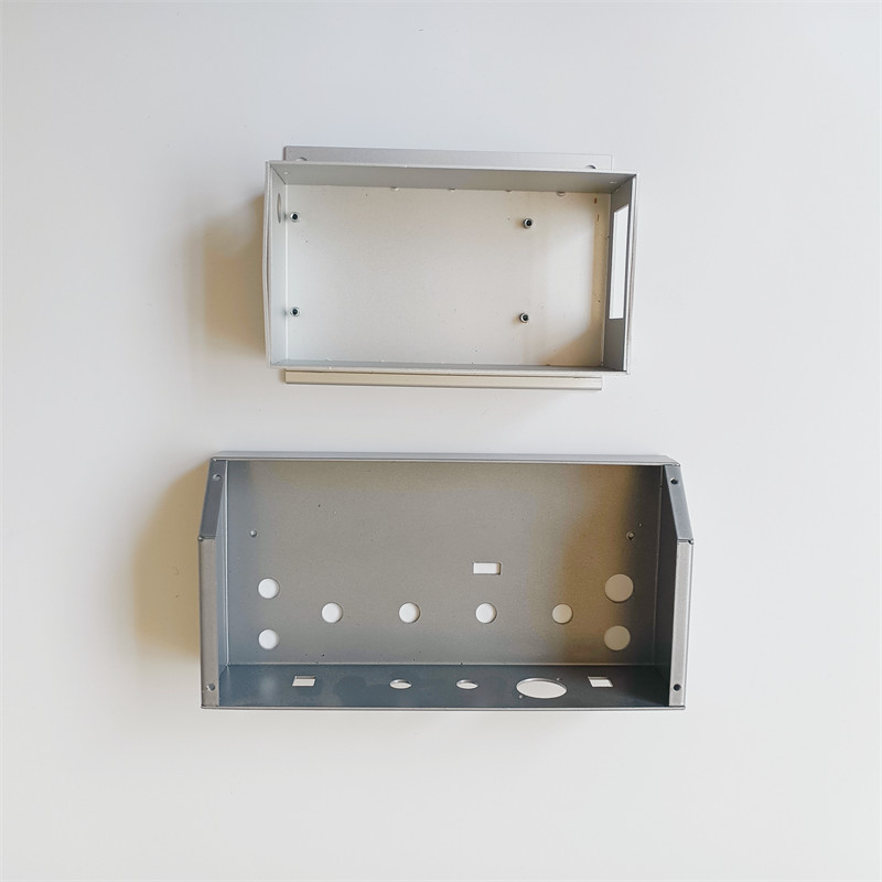 Custom Automotive Sheet Metal Fabrication With CNC / Manual Tapping
