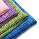 Hot yoga towel with silicon dots
