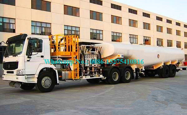 380hp Aircraft Refuelling Vehicles , HOWO 2/3 Axles Aviation Refueling Equipment