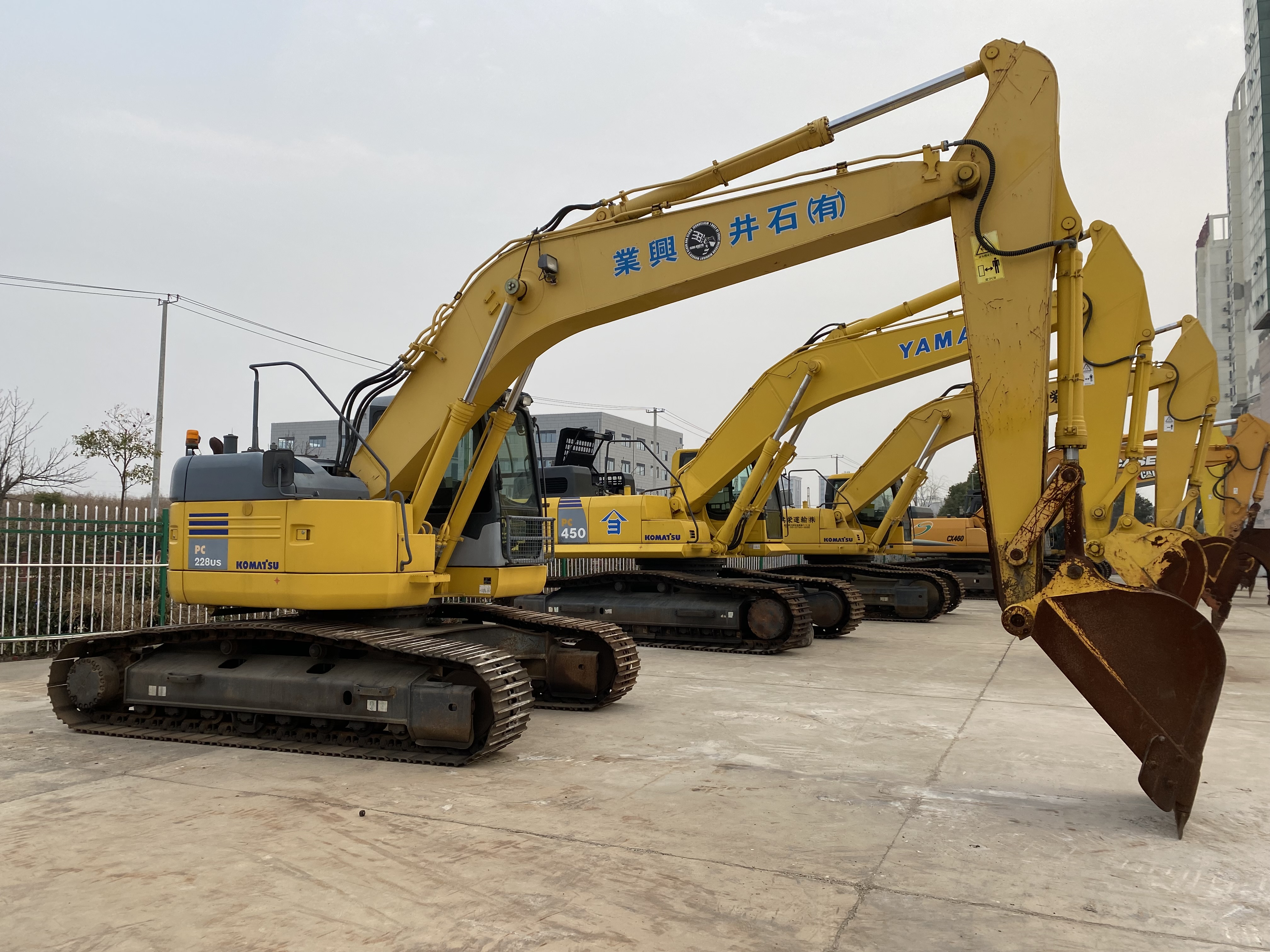 Crawler excavator Used komatsu PC228 / second-hand Japan engine PC 228