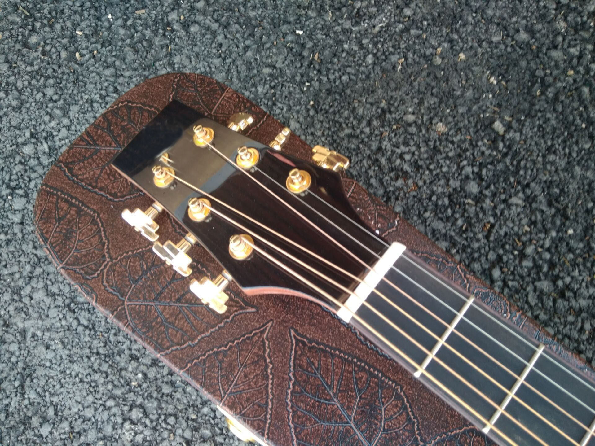 Handmade all solid Auditorium folk Guitars Orchestra cut-away AAAA all solid single cut armrest acoustic electric
