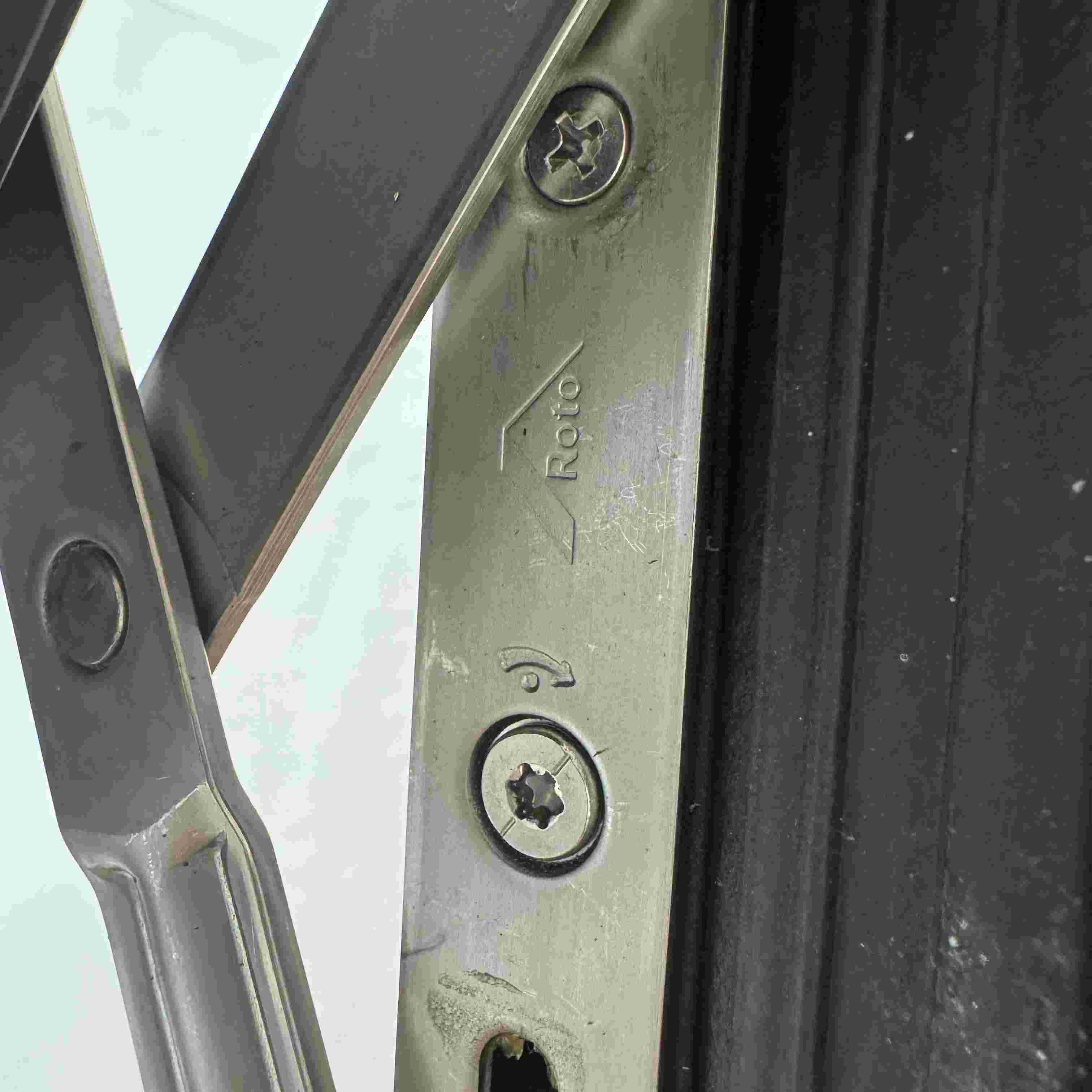 Customizable Size White Aluminium Awning Windows Black Aluminium Sliding Windows