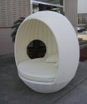 Round Outdoor Rattan Daybed Furniture , Roofed Wicker Lounge Bed