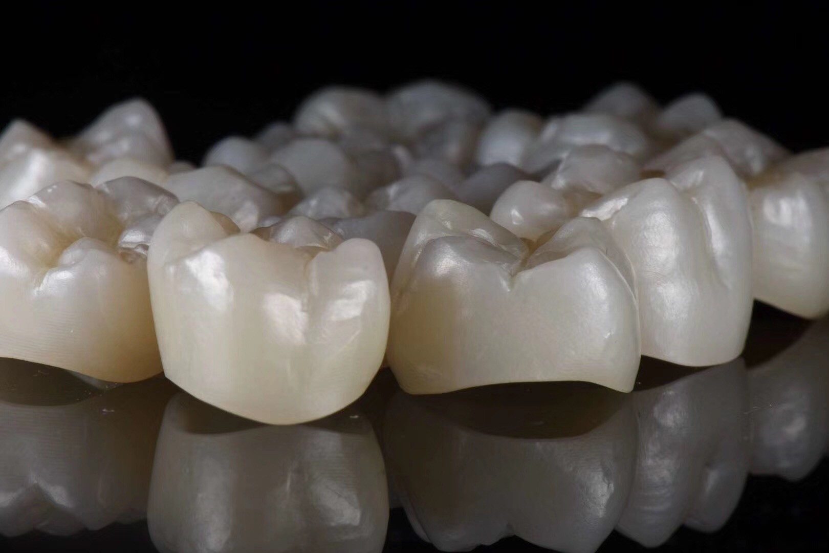 Dental Laboratory Consumables Zirconia Ceramic Dental Crown HT For Dental CAD/Cam System