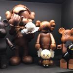 Non Toxic Hand Carved Wood Sculptures , Large Wood Carved Bears