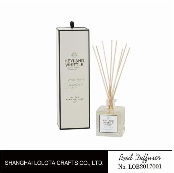 Clear square bottle reed diffuser with natural color sticker and white gift box