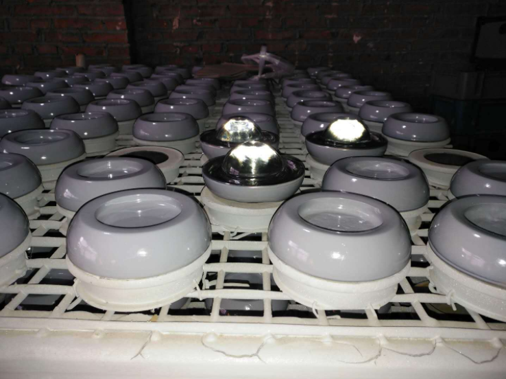 Road Safety Reflector Glass Cat Eye Customized for Customer Requirements