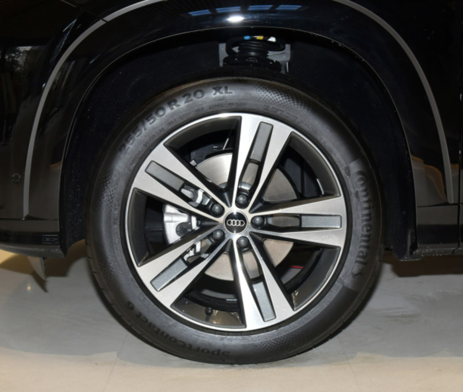 AUDI Q6 2022 45 TFSI quattro QIYUN type flying riding suit 5 Door 7 seats middle-large SUV