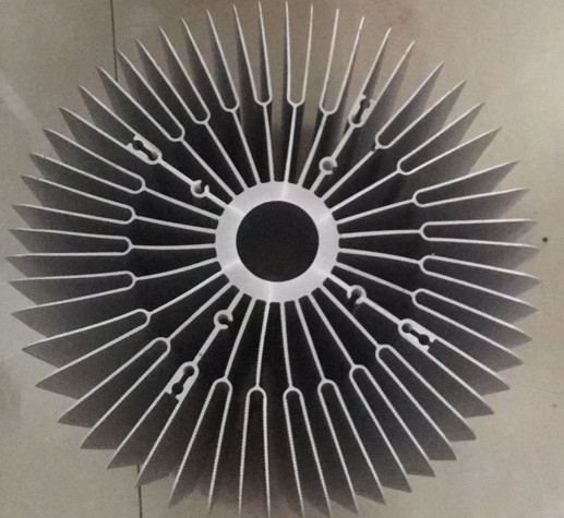 Stamping Aluminium Heat Sink Profiles With Drilling Locations Alloy T8