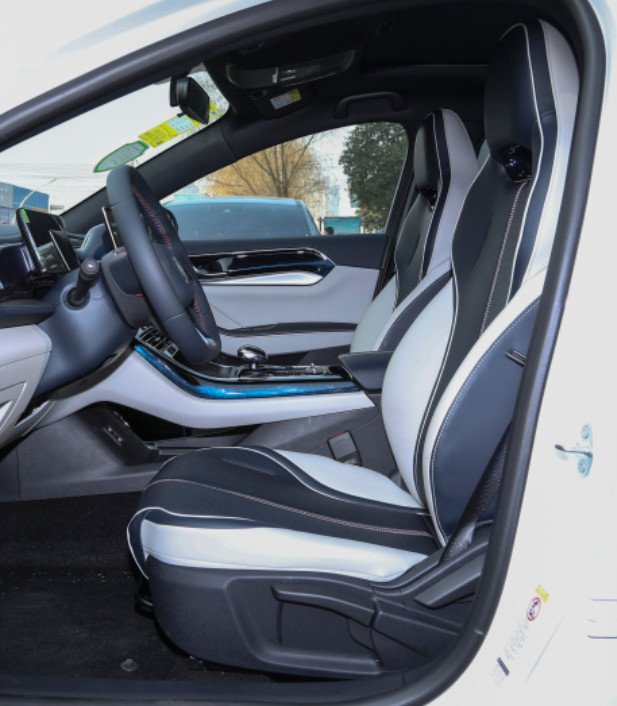 BYD Qin Plus 2023 Champion Version DM-i 120km Leading Model 4 Door 5 Seats sedan