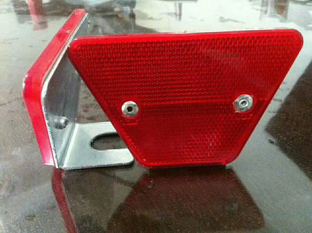 Highway Guardrail Delineators High Reflective Guardrail Reflector for Traffic Safety