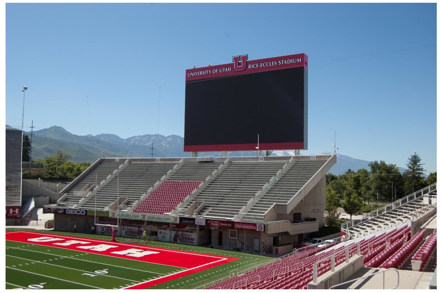 Energy Saving P10 Outdoor Led Display / Large Led Stadium Display stadium led signs