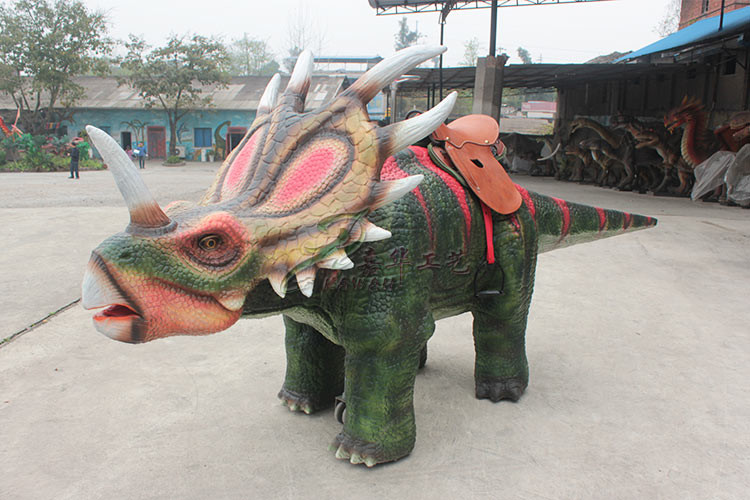 Kiddie Walking Dinosaur Rides , Realistic Animatronic Dinosaur Toy Car
