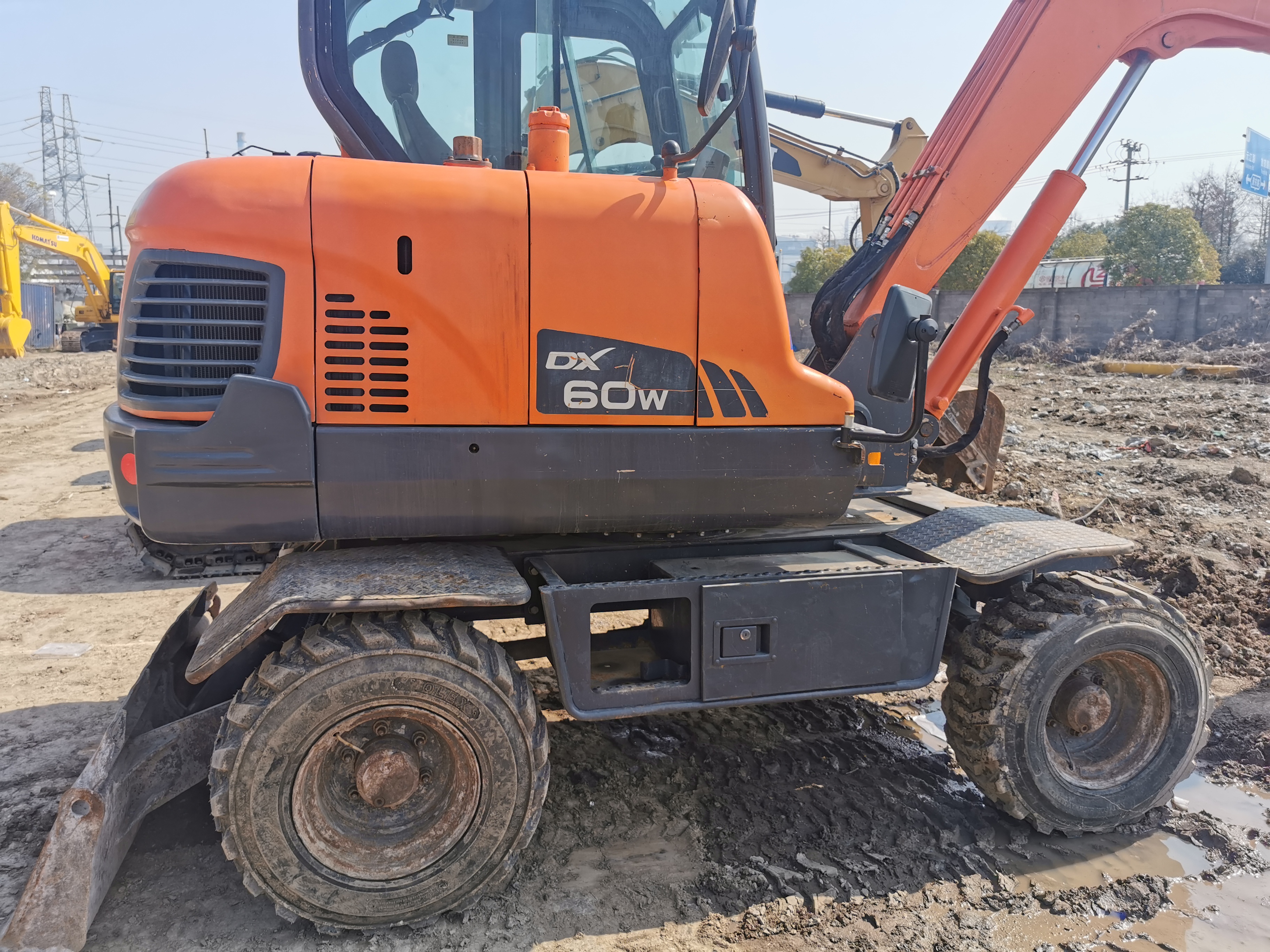 Doosan DX60W Wheel Excavator with YANMAR Engine and 0.21m3 Bucket Capacity