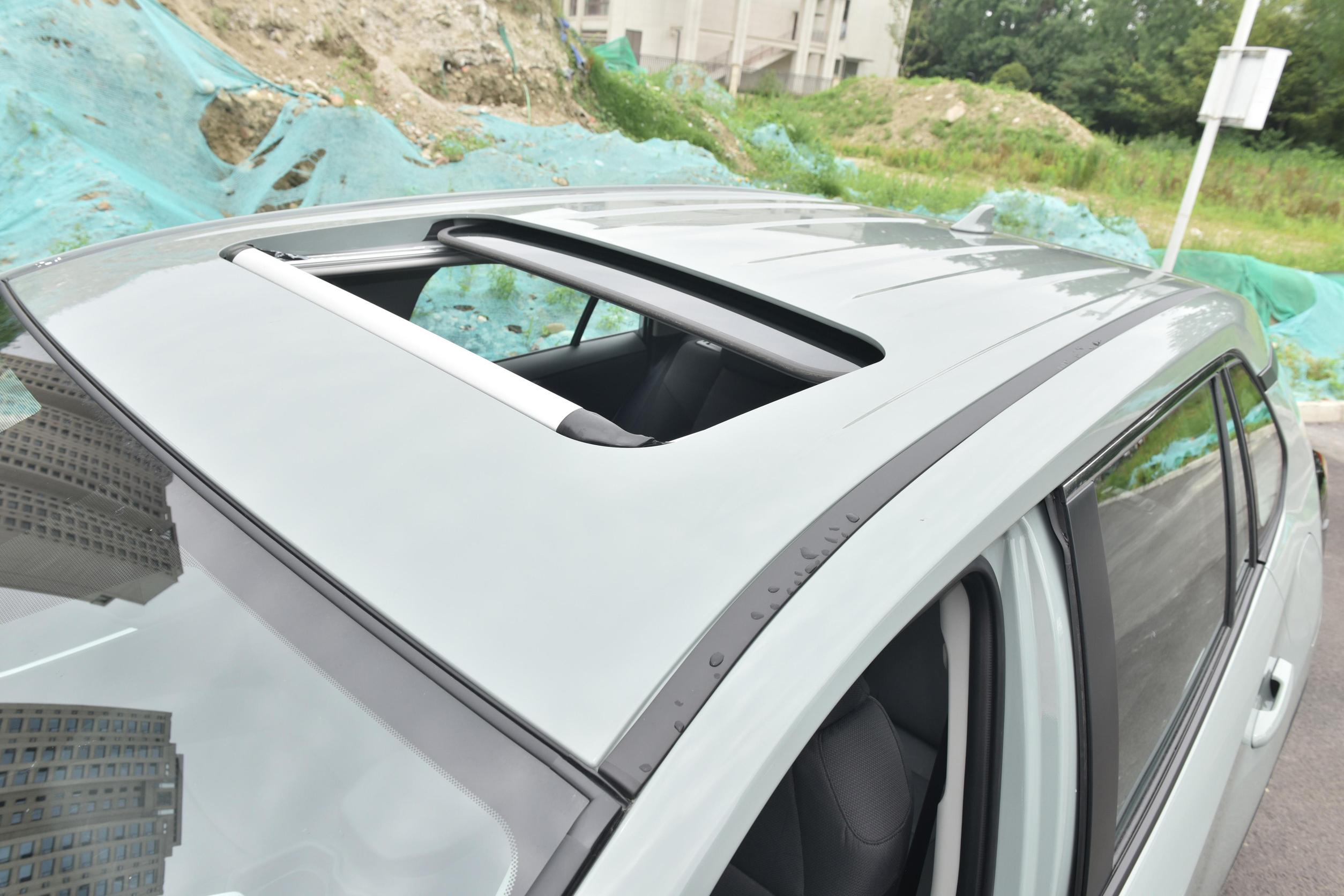 Month 2 Petrol Vehicle To-yota Rav 4 Series Auto Suv Gasoline Automobile Hybrid Cars with Modern Design