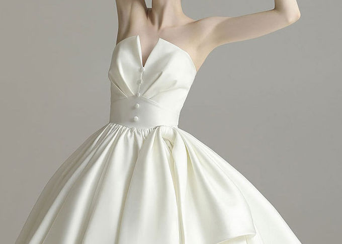 Cream Satin Beautiful Ball Gown Wedding Dress Strapless Big Bow Pleating