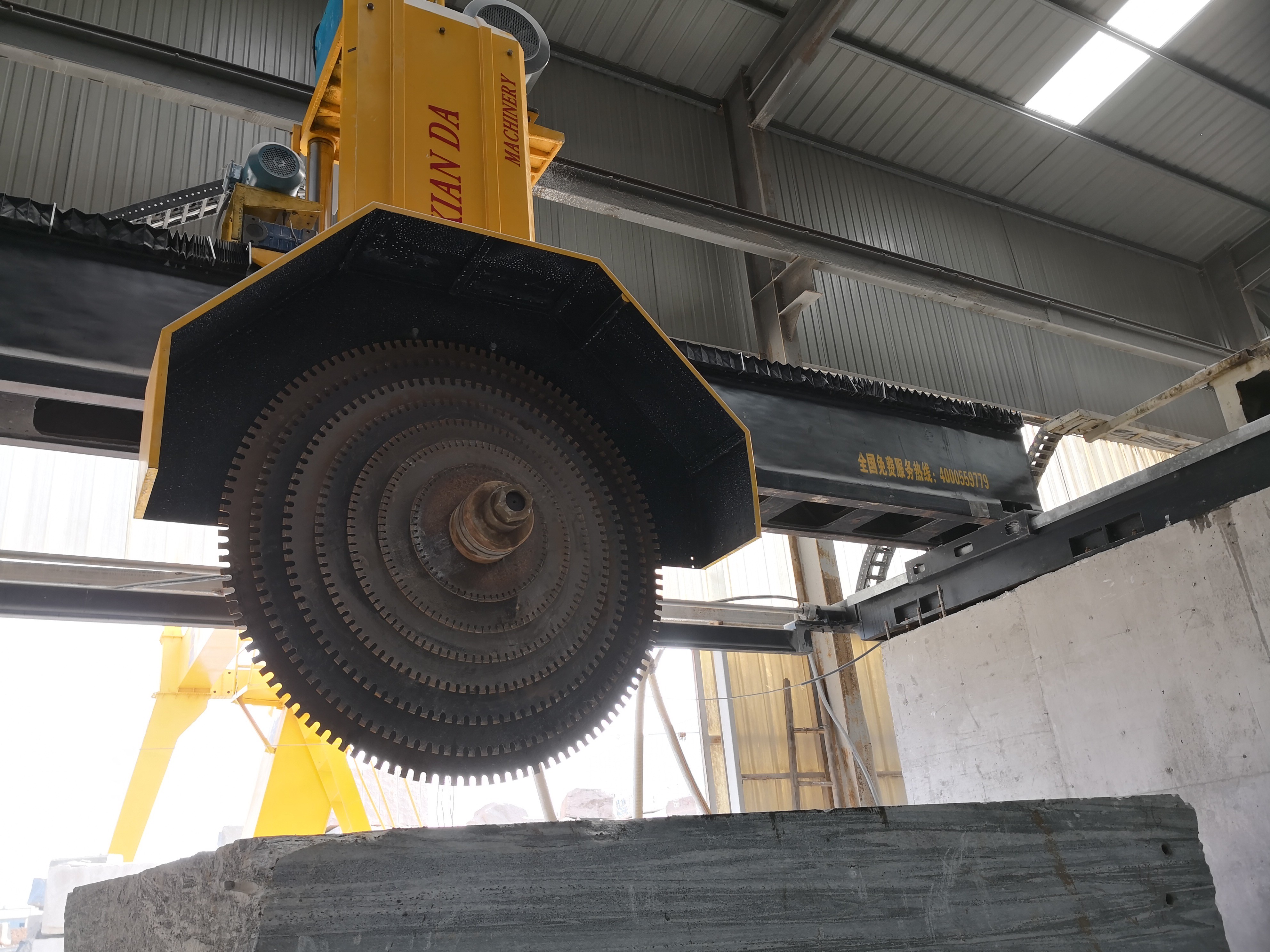 Speed Middle Block Cutting Machine ( Skateboard Type )