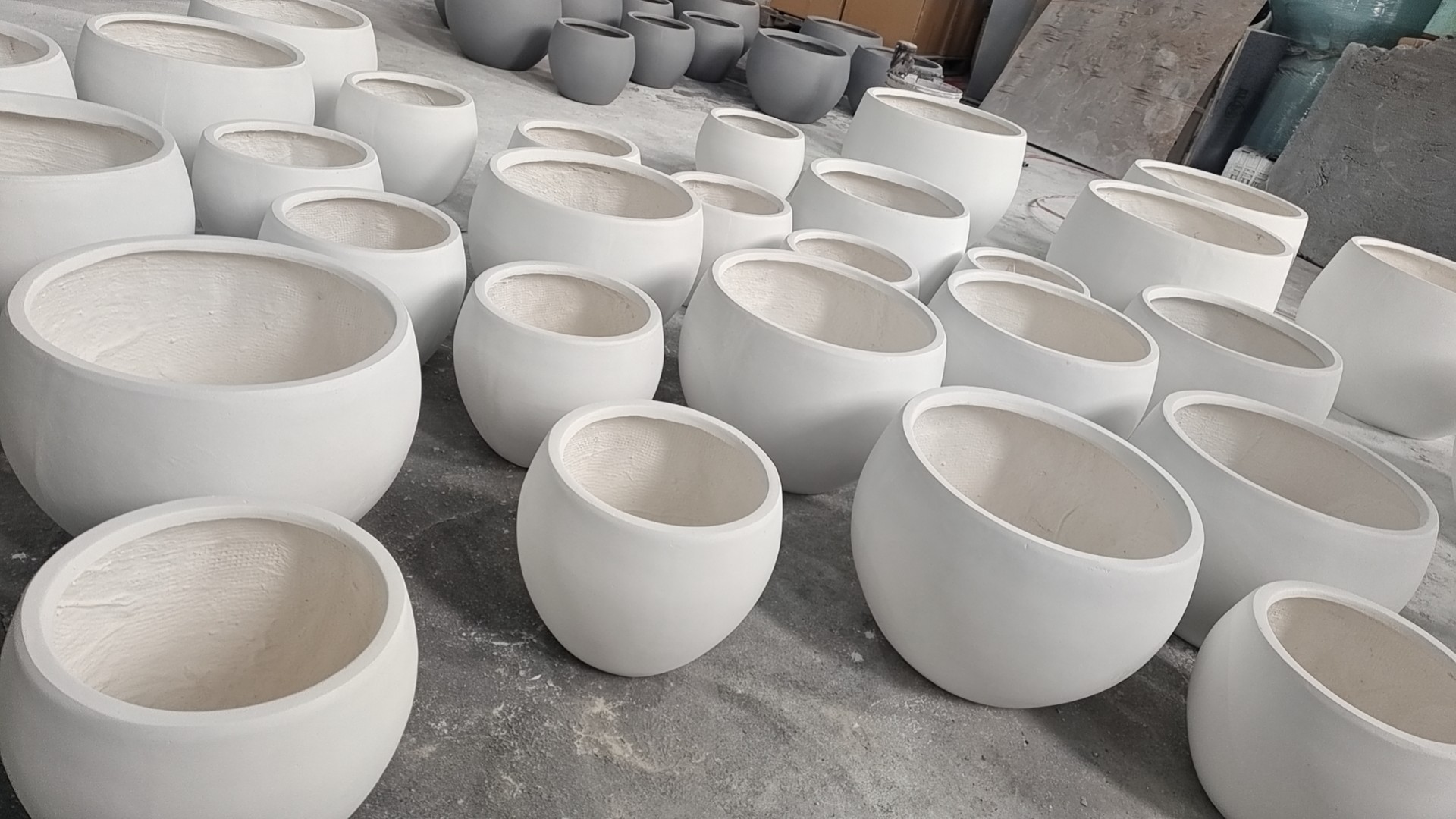 Shop The Latest Collection Of Fiber Clay Planters For Outdoor Space