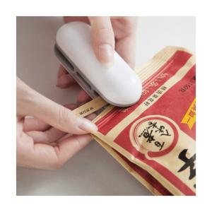 Quality Mechanical Driven Portable Mini Household Hand Press Plastic Bag Sealer for Food Shop wholesale