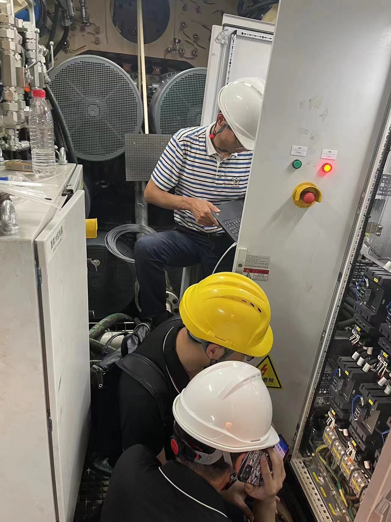 Inomax AC Variable Frequency Drives Space Saving For 380V 300HP PMSM Motors