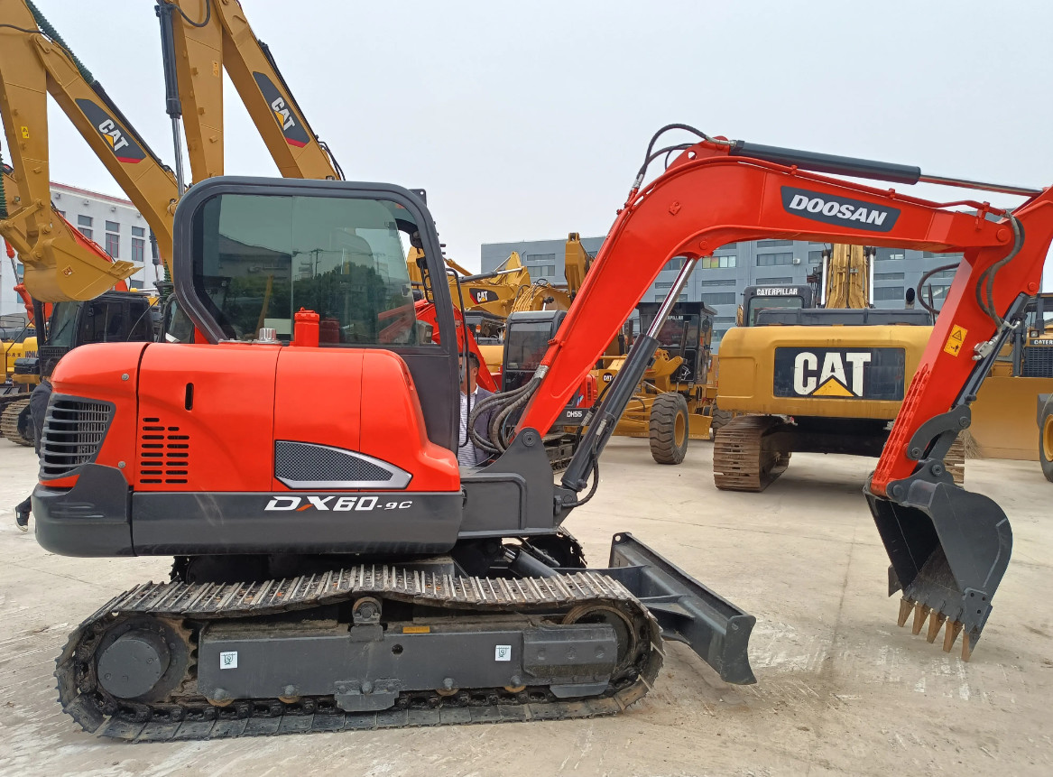 Doosan Crawler Dx60-9c 5 Ton 6 Ton Used Mini Digger For Sale
