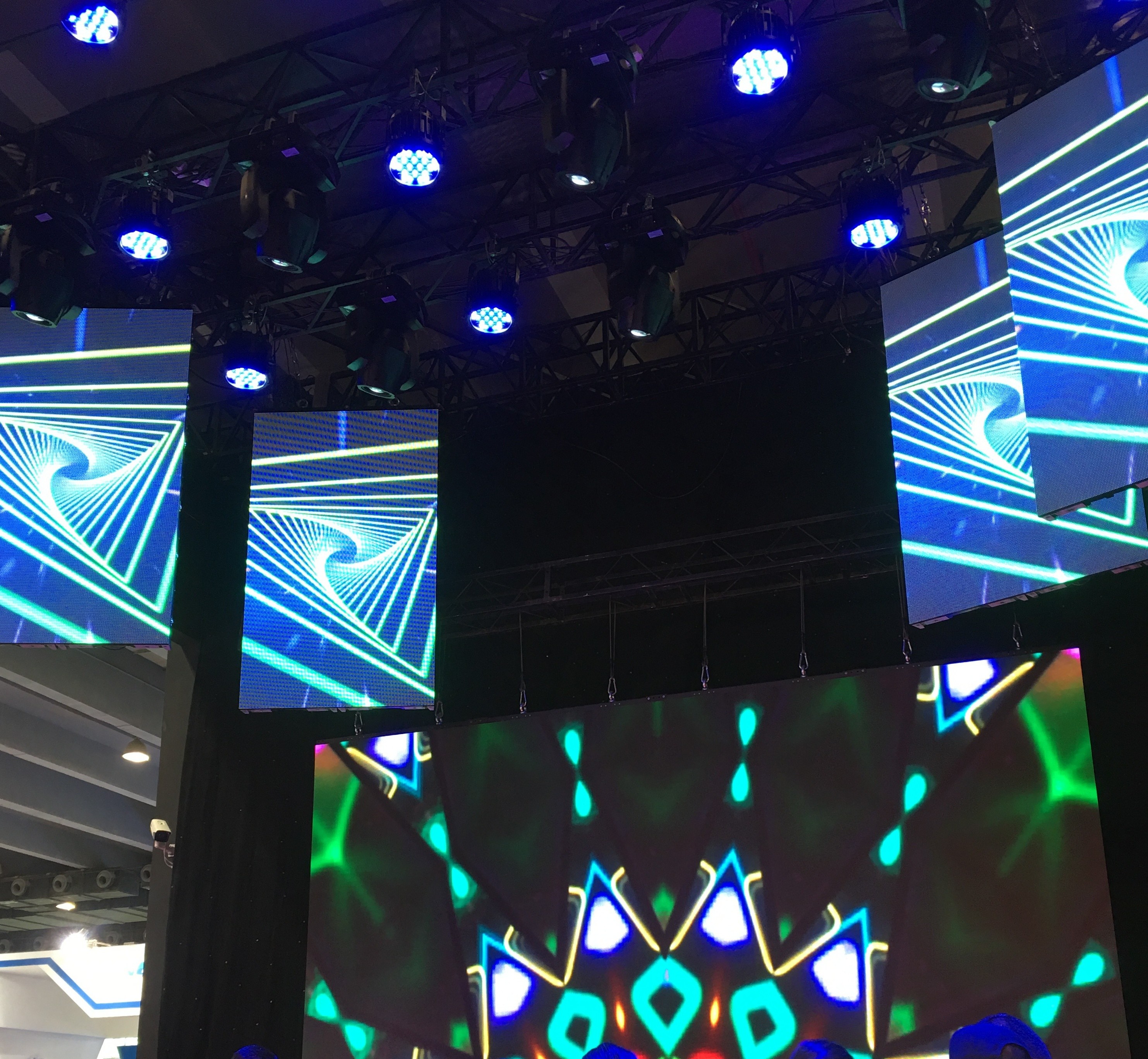 Indoor Outdoor P3.91 LED Video Wall Module 250mm X 250mm 3.91mm Pixel Pitch