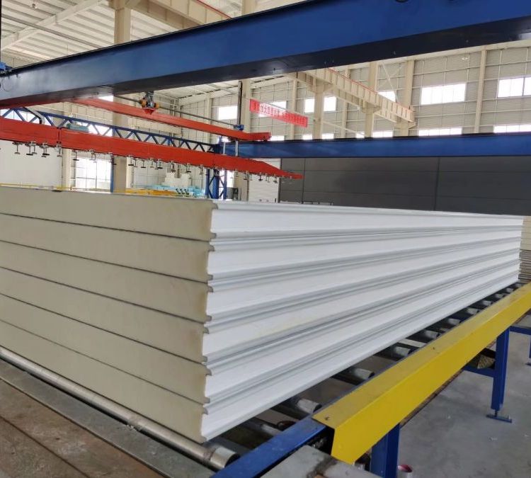 Outdoor Polyurethane Insulation Panel Fireproof Insulated Sandwich Roof Panels